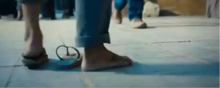 关于鞋的三件童年往事