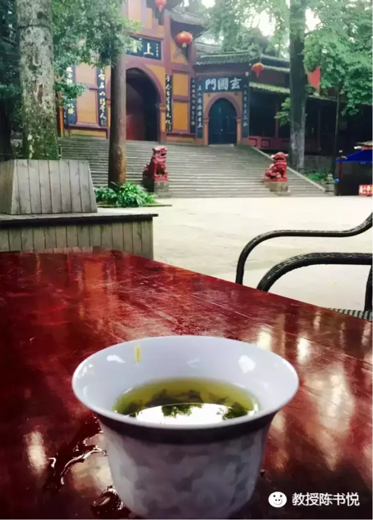 处世以不即不离之法，居心于有意无意之间