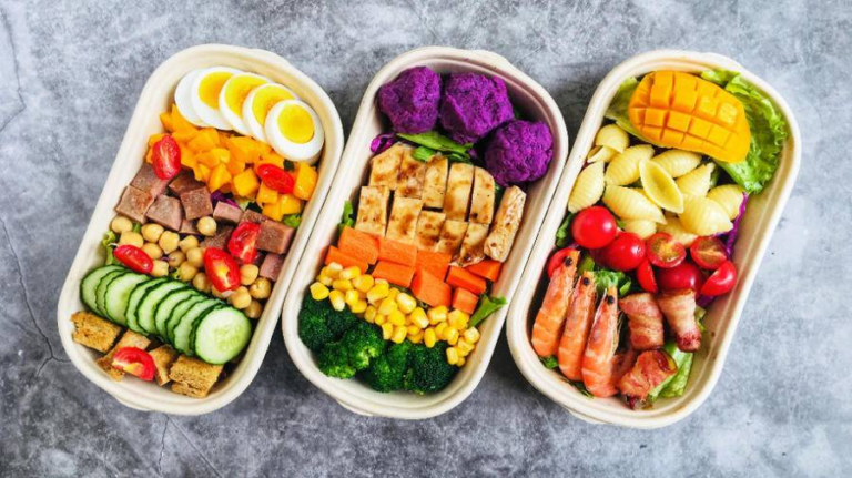 健康120｜“轻食”真的轻吗？别被生菜叶子骗了，轻食≠低热量≠健康